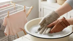 Alle Handschuhe sollten nur so gewaschen werden – dann behalten sie ihre Form.