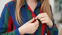 Diese drei Kleidungsfarben tragen Menschen, die Erfolg anziehen: Was sagt die Psychologie?